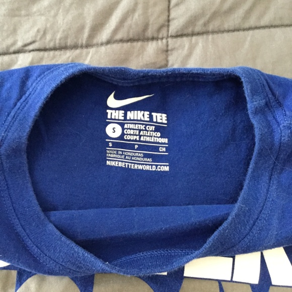 🌟 🌟 PRICE DROP Nike Tee Athletic - Picture 2 of 2